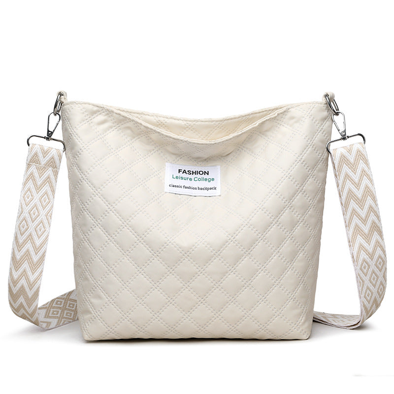 Fashion Quilted Shoulder Diamond Lattice Letter Label Large-capacity Crossbody Bag